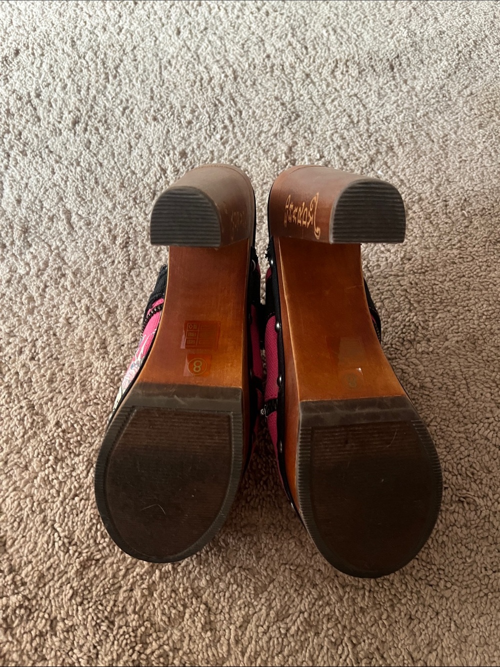 Ed Hardy Hot Pink Skull Slip-On Mules with Black Trim - Picture 3 of 4